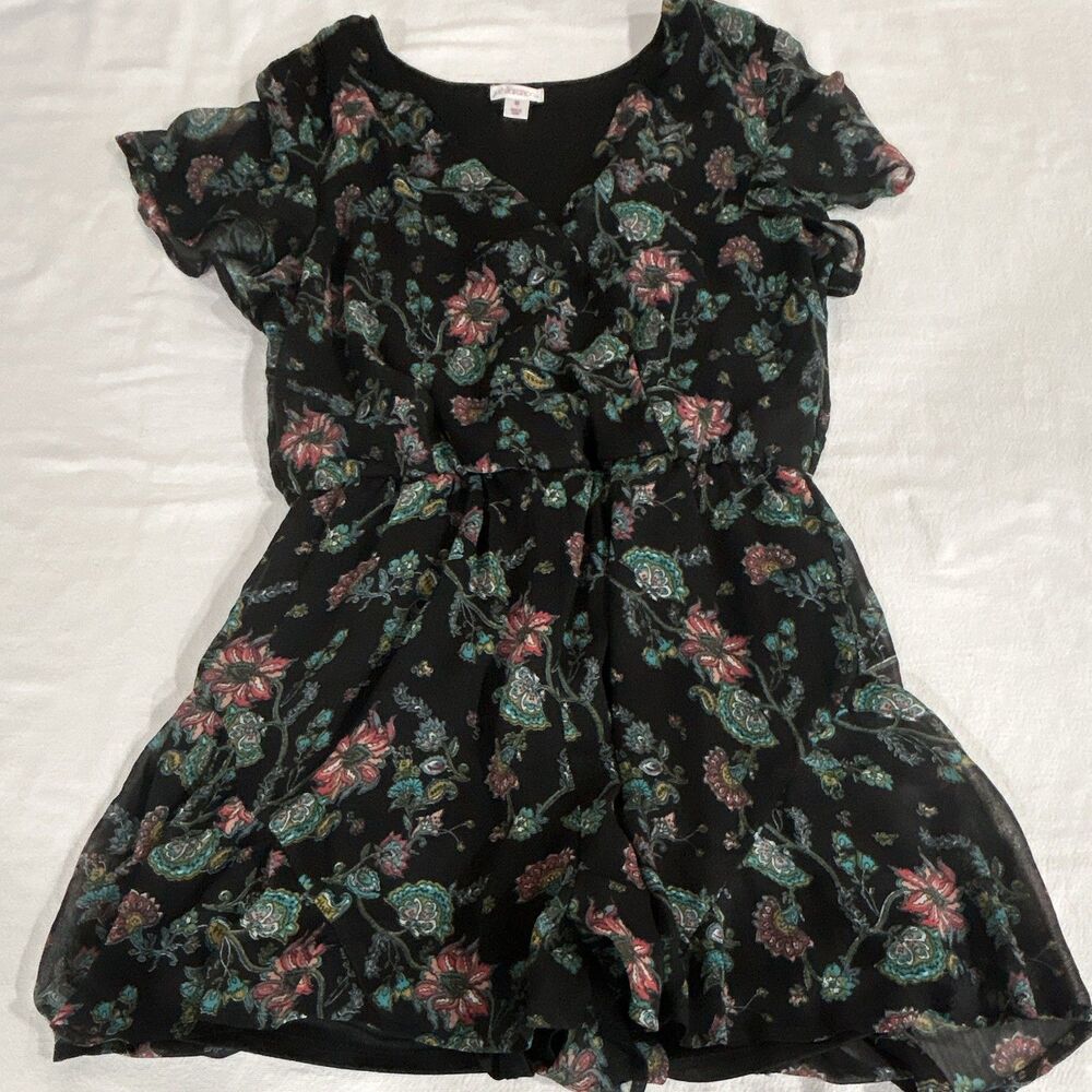 Xhilaration Women's M Black Floral Chiffon V-Neck Flutter Sleeve Romper 0204